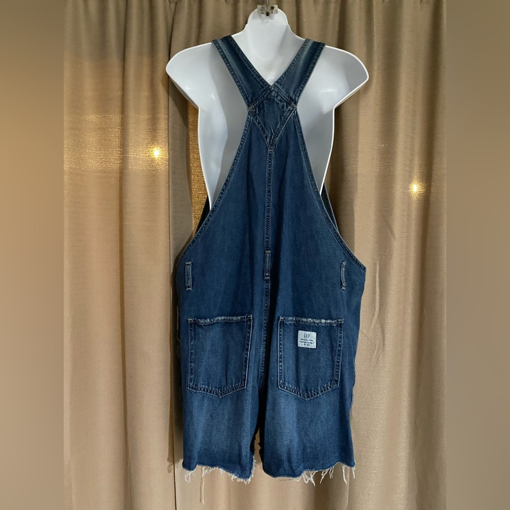 New GAP overall shorts - Picture 3 of 8